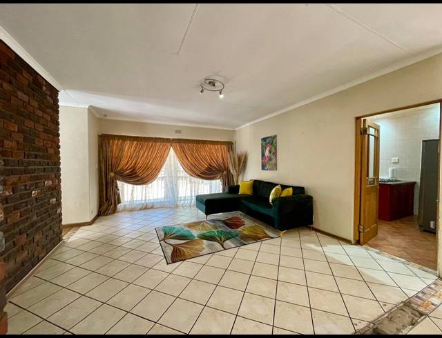 3 BEDROOM HOUSE FOR SALE IN THREE RIVERS EAST